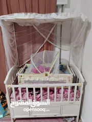 2 تخت بيبي للبيع كامل أغراض معاه فرشتين وفرش تخت شبه وكاله