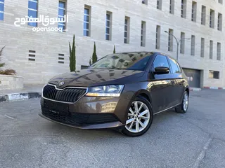  1 سكودا فابيا 2020 ترخيص 2019 اوتوماتيك للبيع