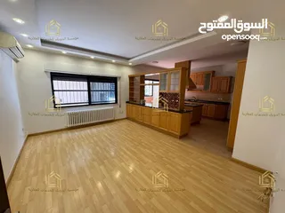 16 شقة سوبر ديلوكس - الصويفية - 3نوم 1ماستر - 250م داخلي -حديقة مع ترسات مساحة 230م - مدخل مستقل