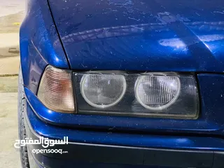  1 BMW 318كومبكت موديل 1996