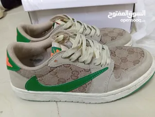  2 اي بوت نمرة 40.5 بس ب 11 والباقي 13