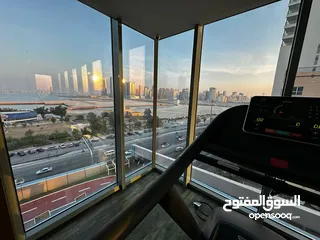  12 للايجار شقه راقيه مفروشه مع الكهرباء والانترنت فتح إلكتروني برج جديد  في الحوره وتشمل جميع الخدمات