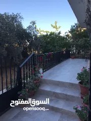  8 عمارة من 3 شقق مساحة 320 م وارض فارغة ياجوز منطقة الرشيد حي جعفر قرب اخر موقف للباصات