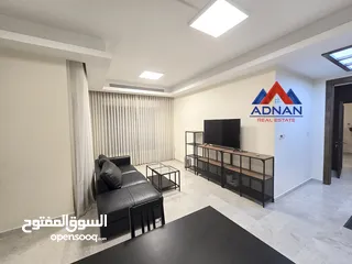 1 محيط دوار الخامس شقة فخمة للبيع طابق ثاني مطلة بسعر مميز