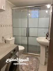  5 شقة مفروشة ارضية جبل طارق قرب الخدمات موقع مميز