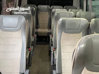  19 باص فان10ركاب لنقل الركاب والسياح وخدمات التوصيل من والى المطار والمعابر الحدوديه والجولات السياحيه