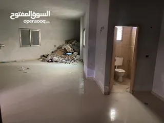  6 محل في سيتي سنتر مبلط ومقصور وجاهز