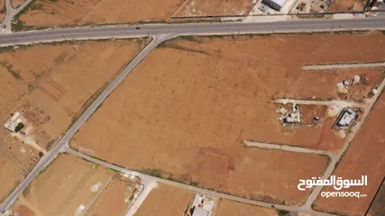  4 أرض 560 م للبيع في رجم الشامي -قريب من شارع الميه