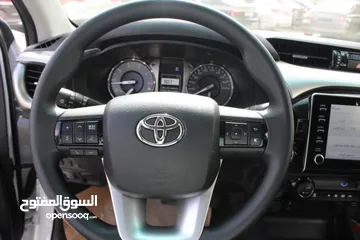  9 بك اب تويوتا لون لؤلؤي Toyota Hilux 2023