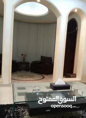  14 بيت للبيع من 3 طوابق ومساحه الارض 750م اربد منطقه البارحه
