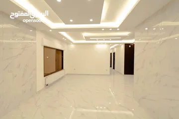  17 شقة للبيع طابق اول مساحة 215متر في المدينة الرياضية ضاحية الرشيد خلف مختار مول بلقرب من مجمع الروضة.