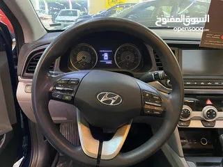  3 Hyundai Elantra SEL 2019 2.0L