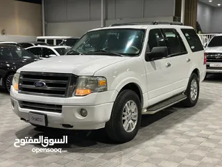  1 Ford Expedition XLT