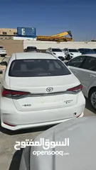  5 تويوتا كورولا هايبرد 1.8
