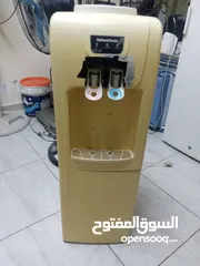  1 كولر للبيع شغال حامي بارد عالفحص في كسر موضح بالصورة مش مأثر نهائي للبيع بسعر حررررق  10 دنانير