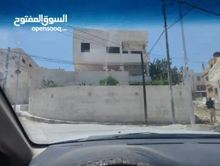  2 إعلان مميز - أرض سكنية للبيع في جبل رحمة، الزرقاء