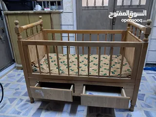  1 تخت اطفال للبيع