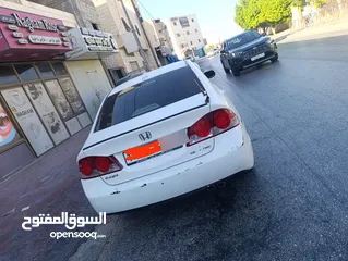  2 هوندا سيفيك للبيع كاش فقط يوجد بسيطه بالسياره البودي والميكانيكية  السياره صلاه النبي ع الشارع