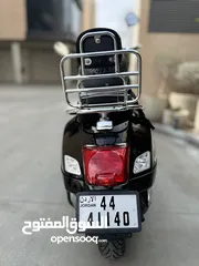  8 Vespa PIAGGIO GTS300 / Super clean / Black