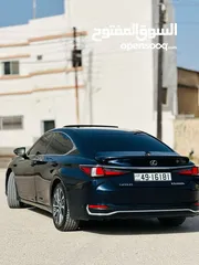  3 لكزس ES300 2019 ألترا فل كامل أعلى صنف لون كحلي غامق مميز للبيع
