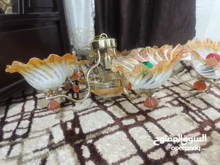  2 ثريات عسلي