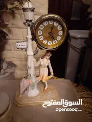  17 مقعد منجد وجرارات  عريضه يستخدم لغرفة النوم عند نهاية السرير بحالة الجديد وممكن يستخدم للانتريهات