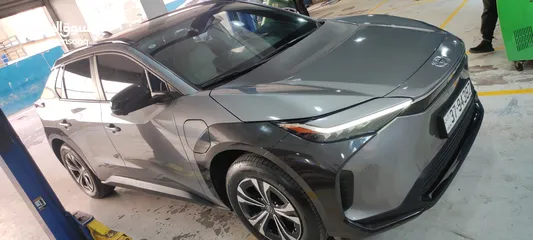  3 - Toyota bZ4X 2023  كهربائية بالكامل  فئة Long Range Pro  دفع أمامي
