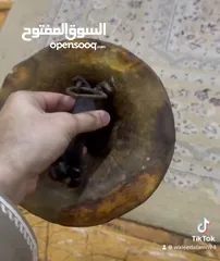  2 للبيع ترس عماني اصلي جلد تراثي