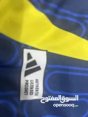  2 قميص نادي النصر السعودي القميص اصلي 100٪من اديداس وليس عليه شئ طباعة استعماله تحت المتوسط لاكنه جديد