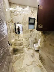  4 شقة فاخرة - لم تسكن - تشطيبات سوبر ديلوكس - 4نوم 2ماستر - 216م - بإطلالــــه مميزة