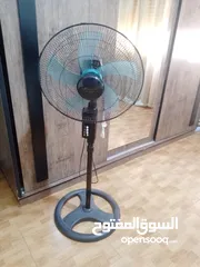  7 غرفة نوم وطاولة سفرة و سجاد و مروحة للبيع