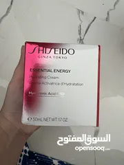  13 عطور و ميك اب ماركات