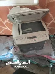  1 طابعة اوراق ......