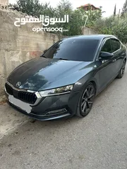  1 سكودا. فلللللل بدون. فتحه. بصمه ليد. جلد هوك. أناره. داخليه. بسعرررر. حرق حرق.