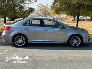  2 Suzuki kizashi