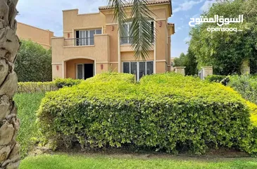  3 فيلا للبيع بفيو مميز جدا في ستون بارك التجمع الخامس - Villa For Sale with a good View At Stone Park