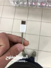  2 شاحن ايفون اصلي usb-c