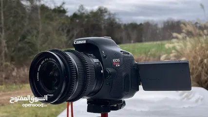  1 كاميرا canon 600dشبه الجديده وكاله