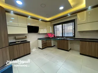 6 شقة / للايجار / شبه لم تسكن / 3نوم / الرابية / 220 متر