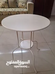  2 طاولة دائریه