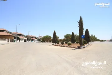  5 تملك فيلا العمر في ضاحية الأندلسية