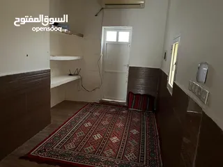  6 room for rent good location in AL mawalh