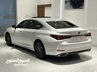  8 Lexus ES 350 model 2023 low running km FOR SALE