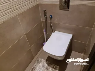  4 شقة مفروشة بحالة ممتازة تشطيب شخصي