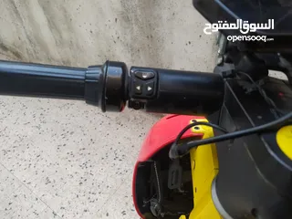  3 سكوتر اصفر بحالة جيدة جداً شغال 100/100,