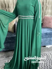  3 فستان  للبيع بسعر 25دينار