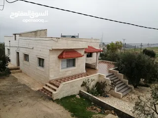  3 منزل للبيع في محافظة جرش منطقة المشيرفة للبيع