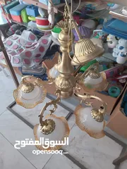  2 ثريات بأشكال مختلفة