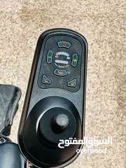  3 كرسي متحرك كهربائي