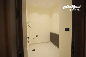  14 اخير مع روف مساحة 195 م